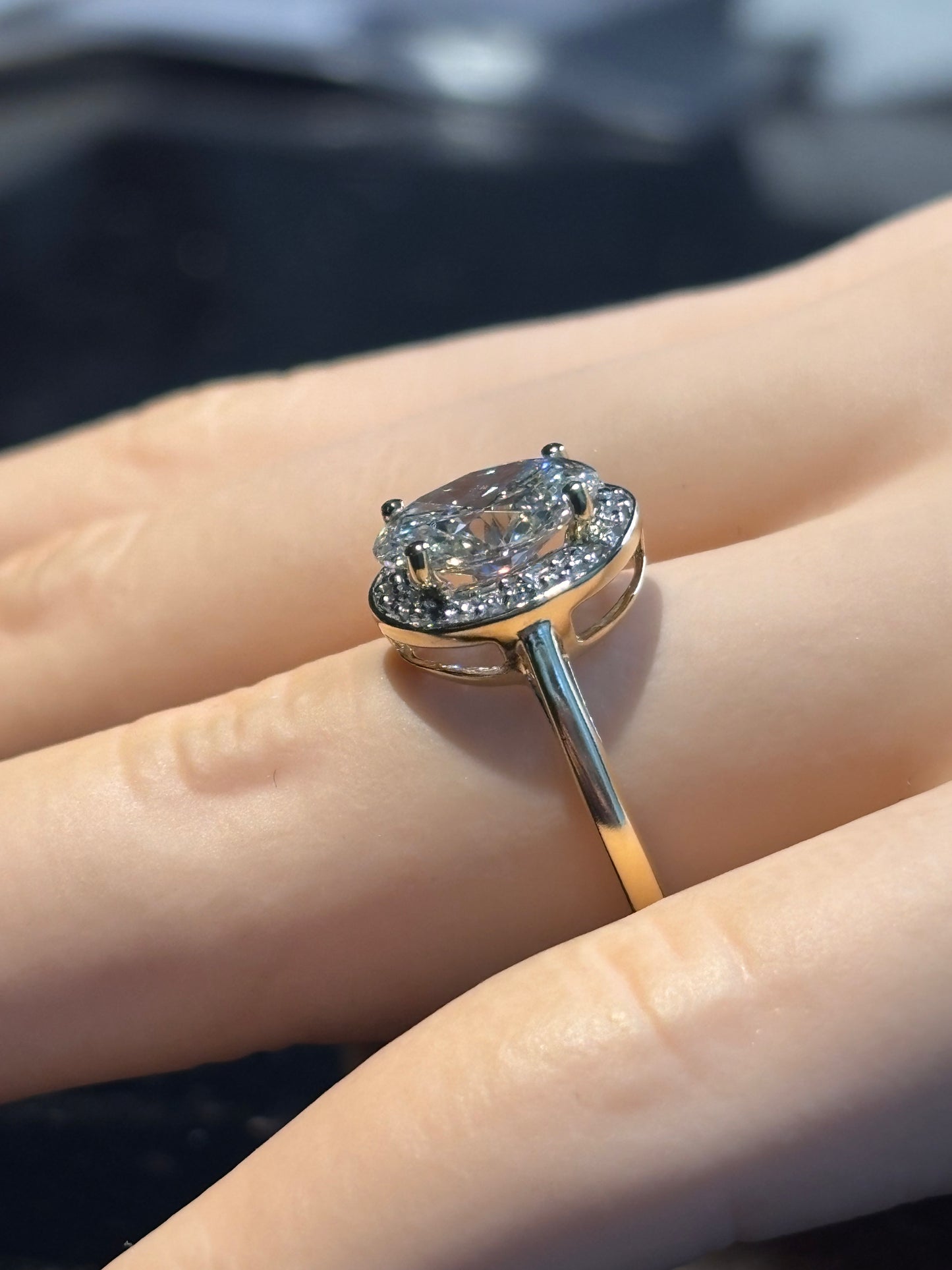 1.77ct genuine IGI lab grown diamond in 10k yellow gold halo setting, size 7