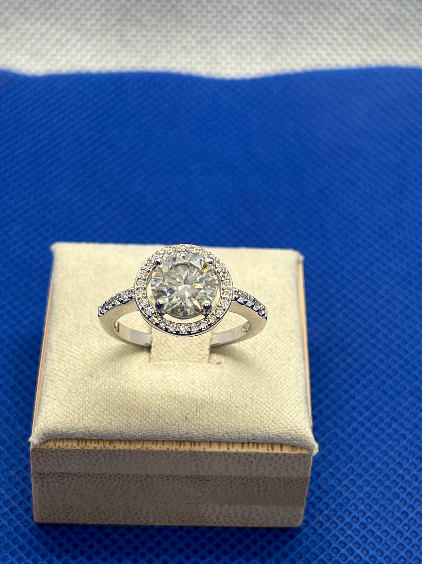 2ct moissanite in 925 sterling silver ring