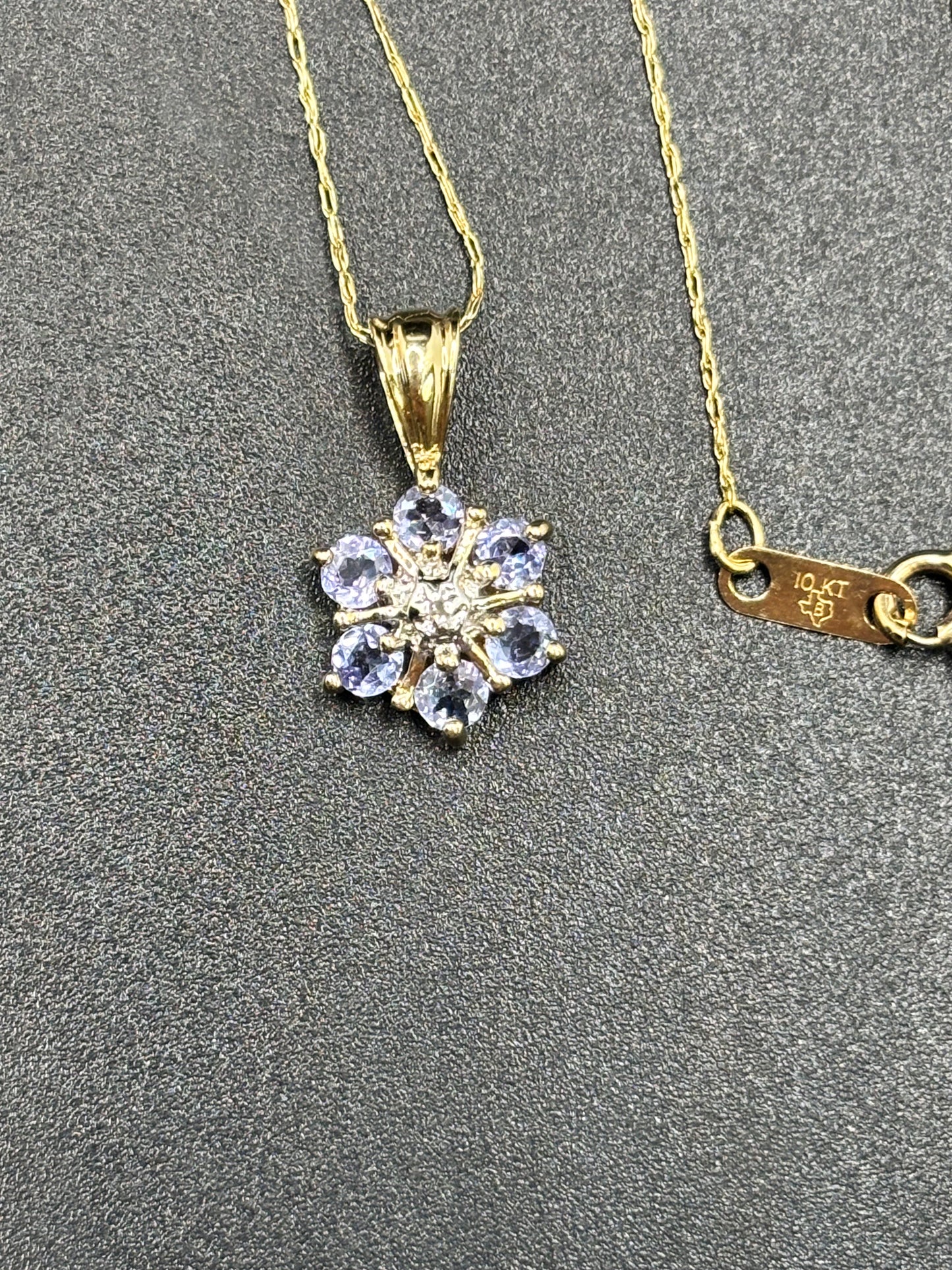 10k yellow gold chain & amethyst flower pendant, 18” chain