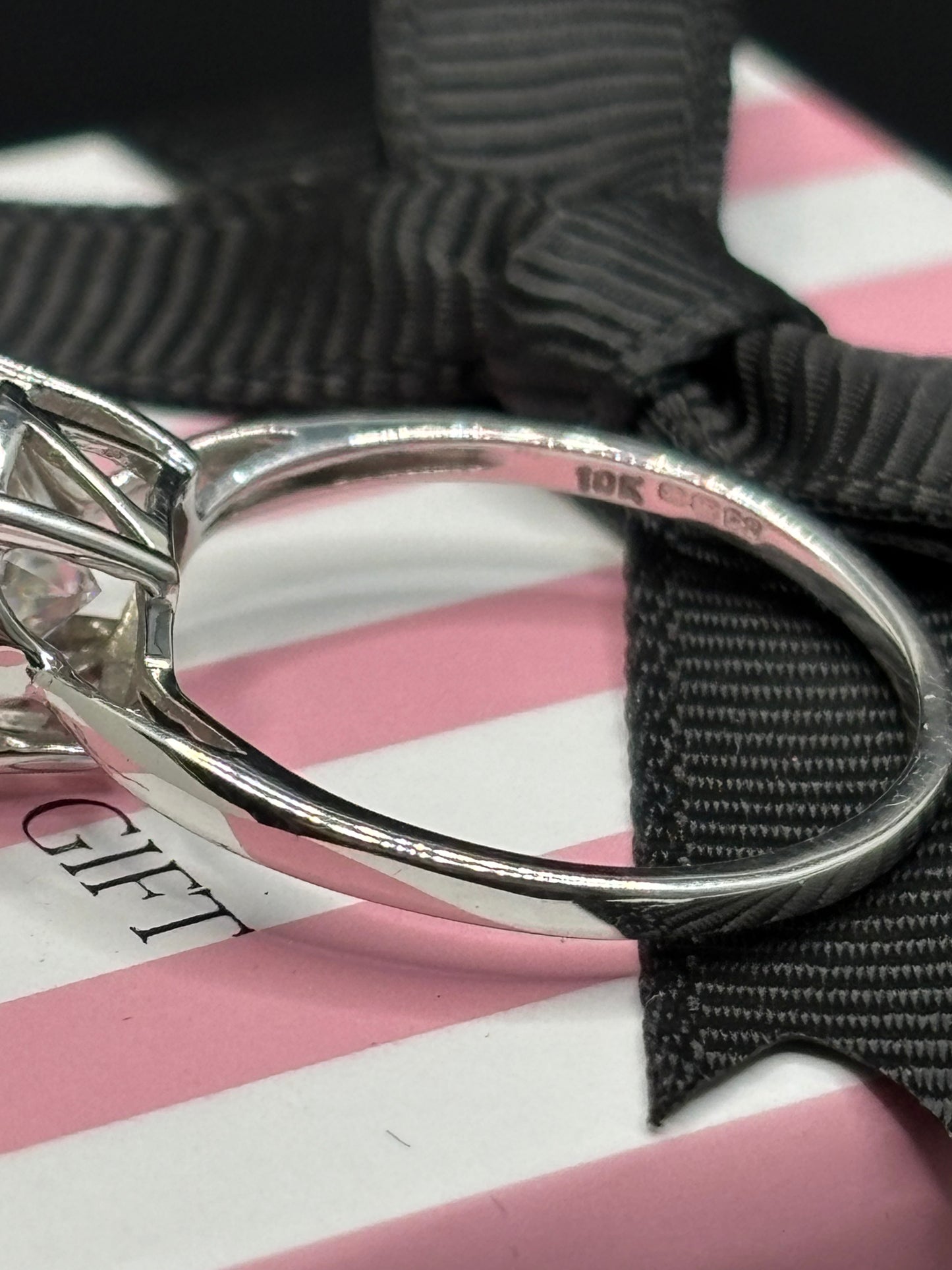 10k white gold & 2.5ct Moissanite ring, size 7